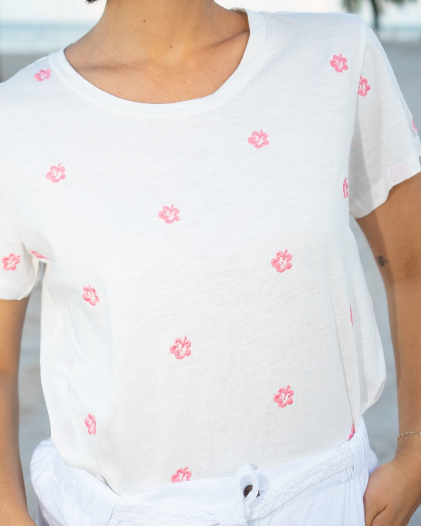 HIBISCUS Tee Shirt